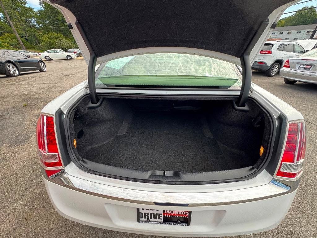 Used 2014 Chrysler 300 C AWD/4WD image 23