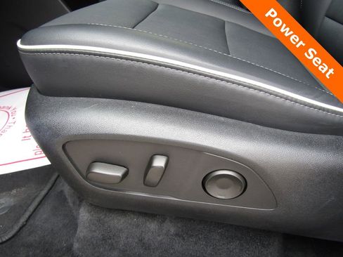 Used 2025 Buick Enclave Preferred image 7