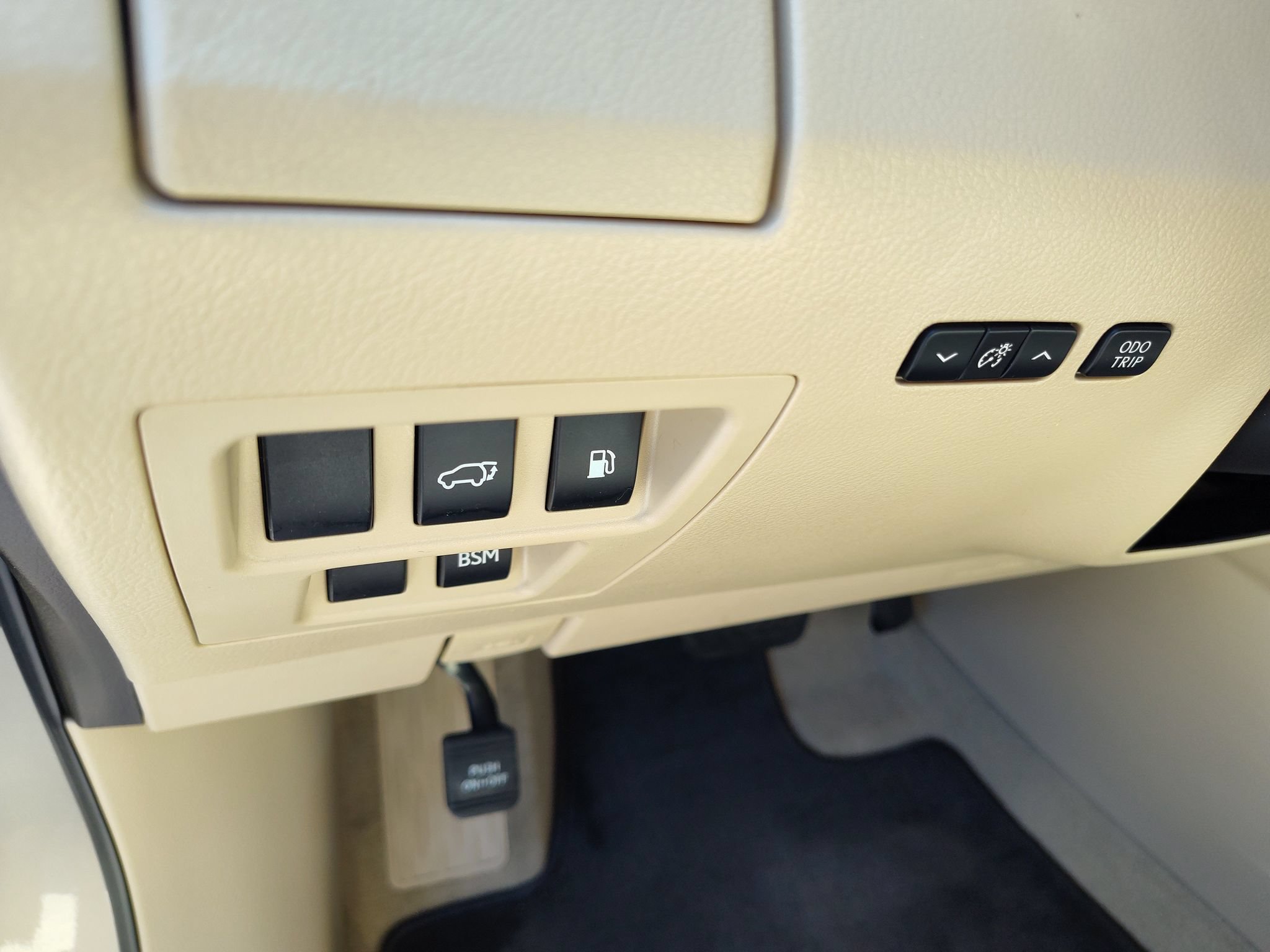 Used 2013 Lexus RX 350 AWD w/ Navigation Pkg image 21
