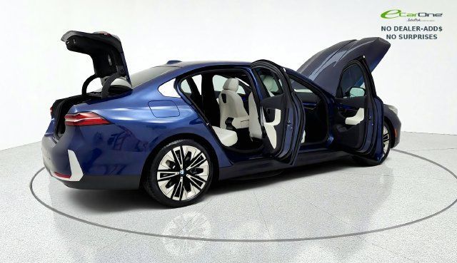 Used 2026 BMW 540i xDrive AWD/4WD image 19