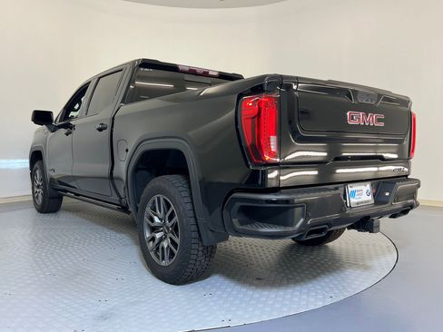 Used 2022 GMC Sierra 1500 AT4 w/ AT4 Premium Package image 3