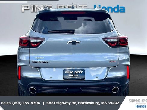 Used 2025 Chevrolet TrailBlazer RS w/ Convenience Package FWD image 4