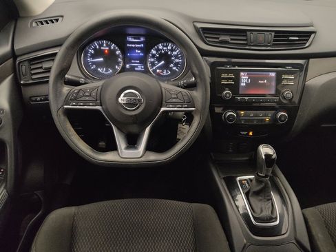 Used 2018 Nissan Rogue Sport S image 22