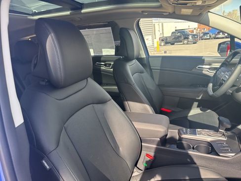 New 2026 Kia Sportage EX w/ EX Panorama Roof Package image 16