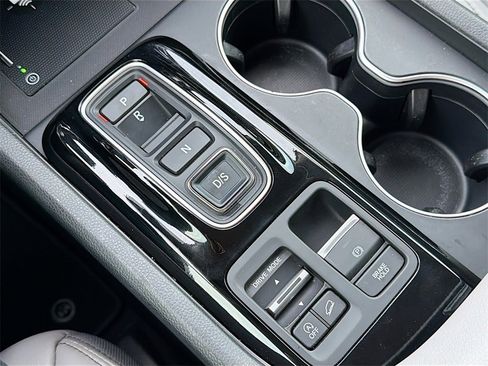 Used 2024 Honda Pilot Touring image 17