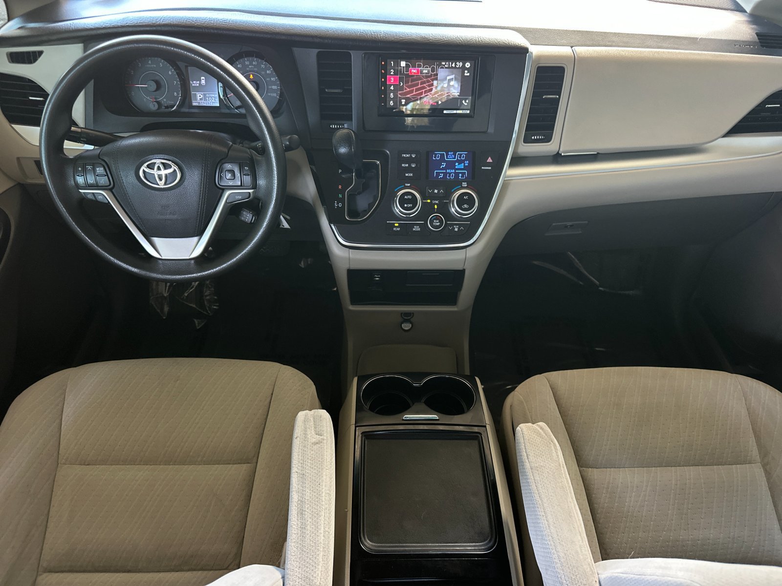 Used 2015 Toyota Sienna LE FWD image 12