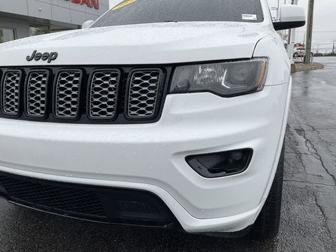 Used 2020 Jeep Grand Cherokee Altitude AWD/4WD image 35