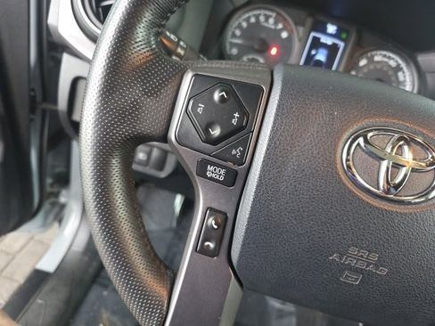Used 2019 Toyota Tacoma Limited image 25