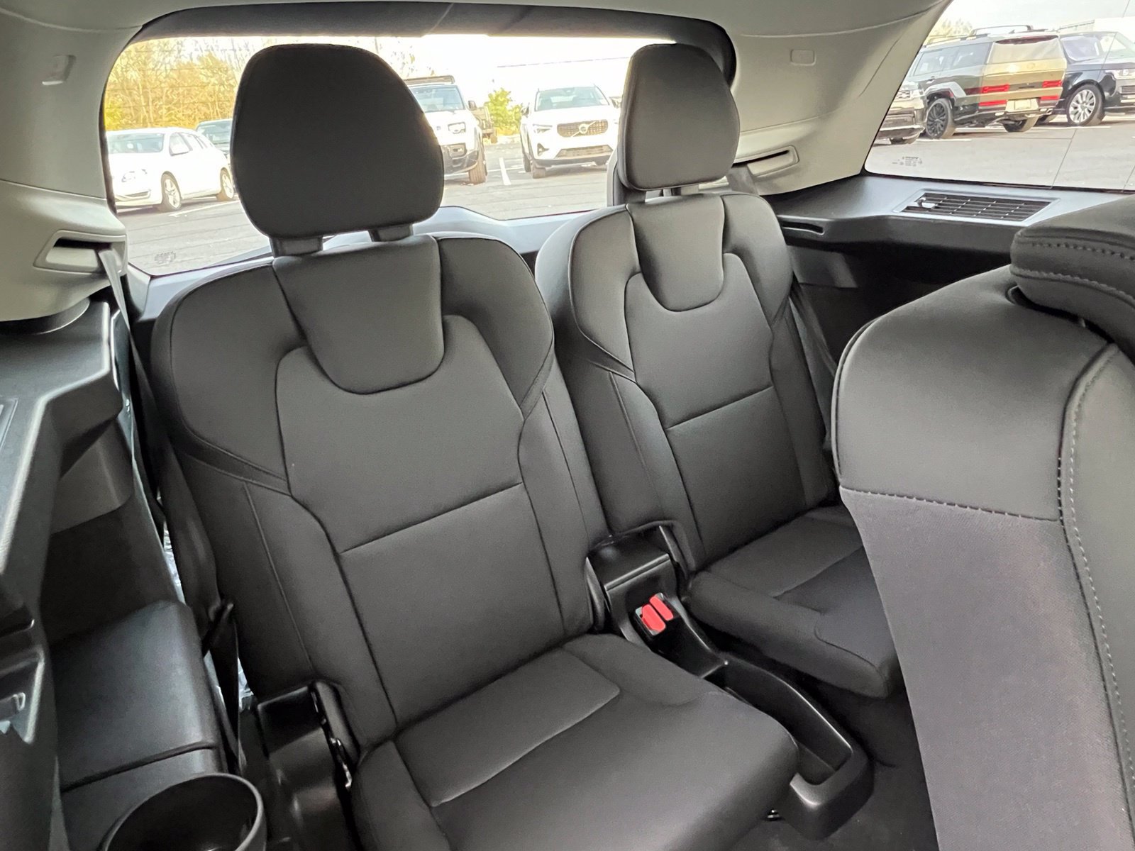 New 2026 Volvo XC90 T8 Plus w/ Protection Package AWD/4WD image 16