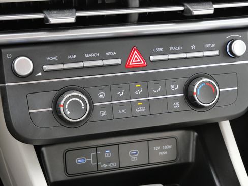 Certified 2025 Hyundai Tucson SE image 24