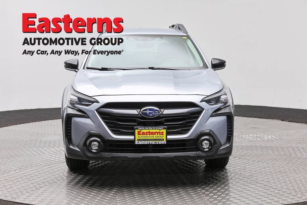 Used 2023 Subaru Outback Premium AWD/4WD image 4