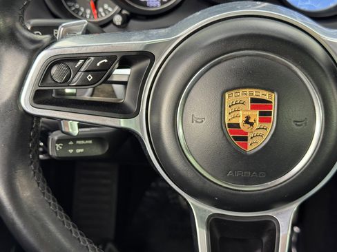 Used 2017 Porsche Cayenne Turbo image 21