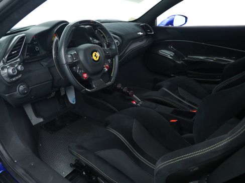 Used 2020 Ferrari 488 Pista Coupe image 2