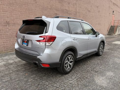 Used 2019 Subaru Forester Premium w/ All-Weather Package image 6