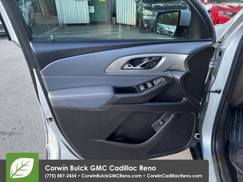 Used 2018 Chevrolet Traverse LT w/ LPO, Black Accent Package AWD/4WD image 13