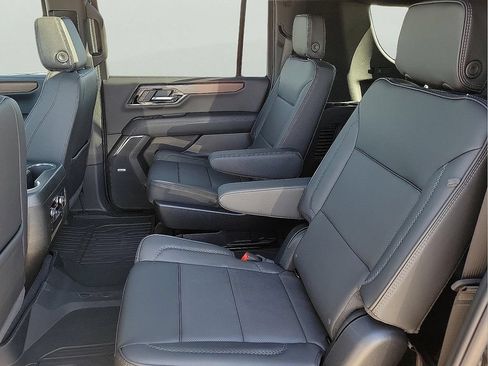 Used 2026 GMC Yukon XL Denali w/ Sun & Power Step Package AWD/4WD image 12
