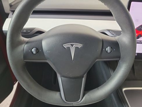 Used 2023 Tesla Model Y 2WD image 12