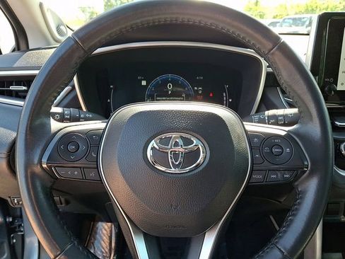 Certified 2024 Toyota Corolla Cross XLE w/ Convenience Package FWD image 23