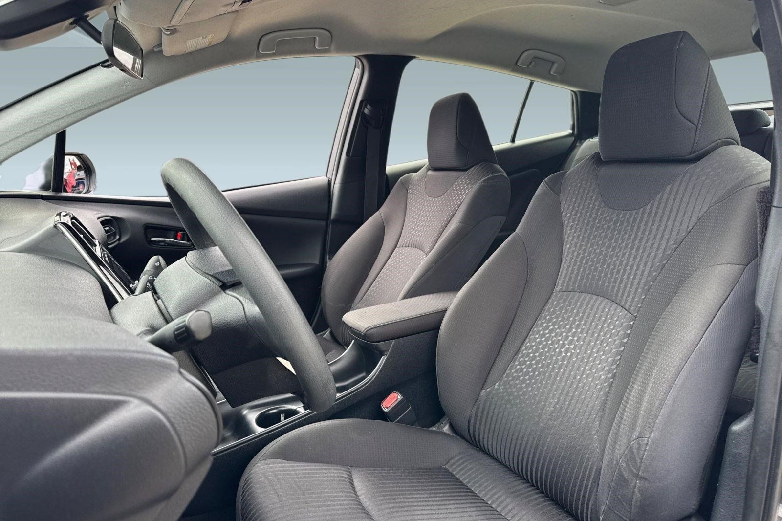 Used 2018 Toyota Prius One FWD image 5
