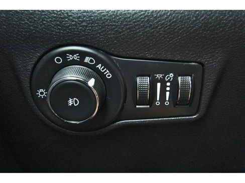 Used 2024 Jeep Compass Latitude image 19