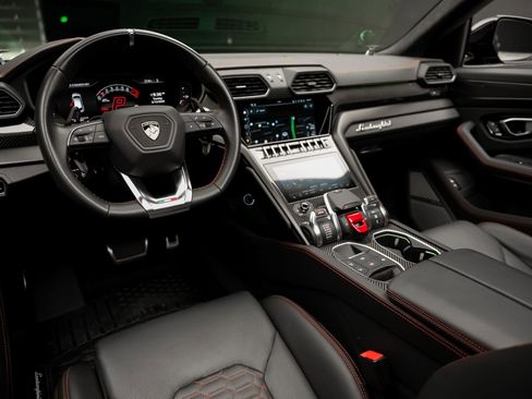 Used 2023 Lamborghini Urus S AWD/4WD image 2