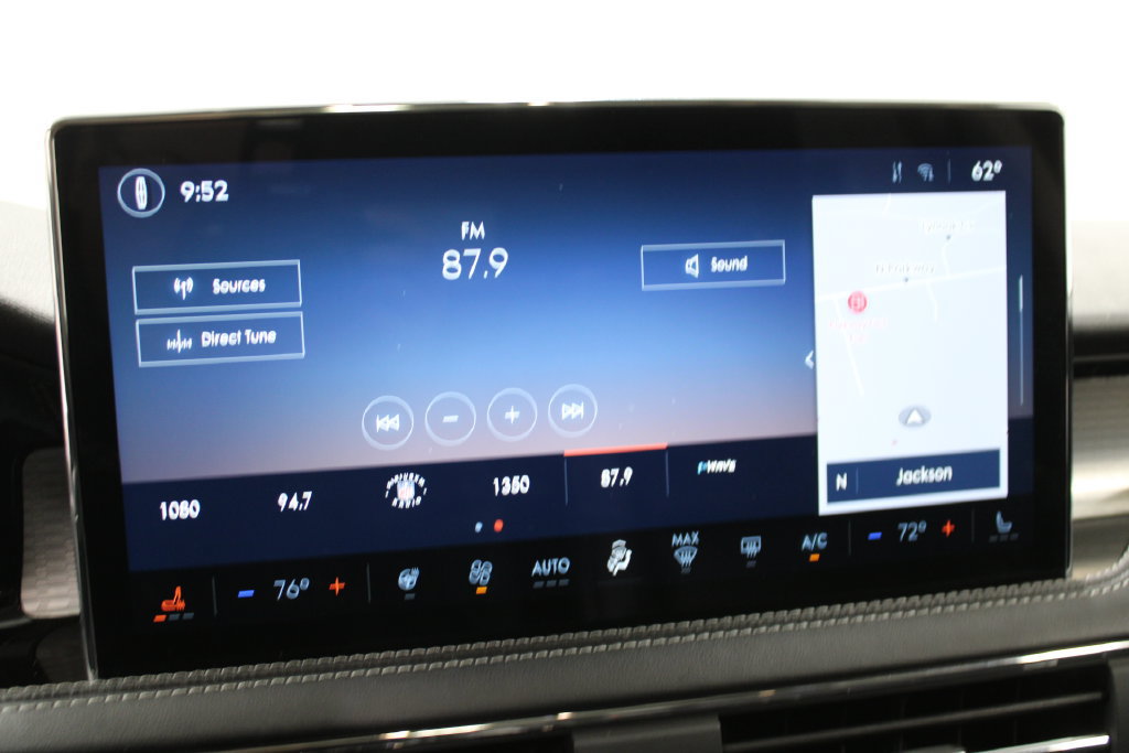 Used 2023 Lincoln Corsair AWD w/ Equipment Group 101A image 37