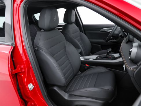 New 2025 Alfa Romeo Tonale w/ Premium Package AWD/4WD image 12