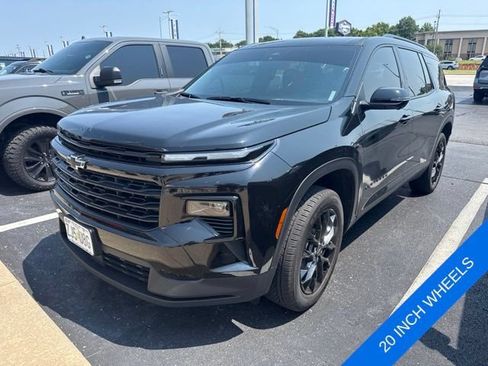 Used 2026 Chevrolet Traverse LT w/ Midnight/Sport Edition AWD/4WD image 7