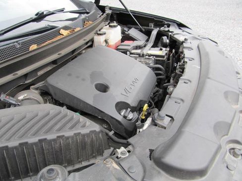 Used 2023 Chevrolet Traverse LT image 45