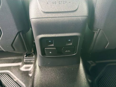 Used 2024 Ford Bronco Badlands image 19