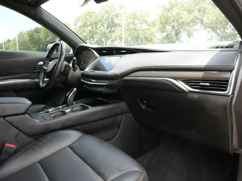 Certified 2023 Cadillac XT4 Sport FWD image 25