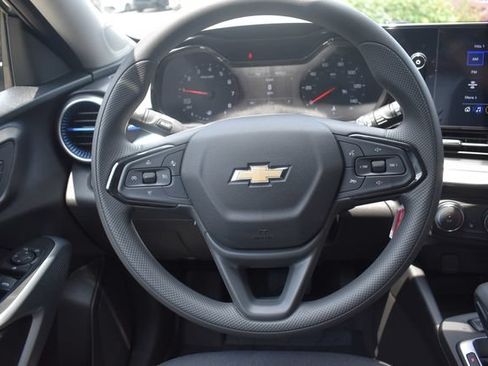 New 2026 Chevrolet Trax LS w/ LS Convenience Package FWD image 18