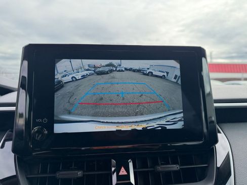 Used 2025 Toyota Corolla LE image 17