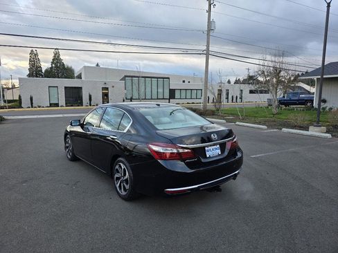 Used 2017 Honda Accord EX image 7
