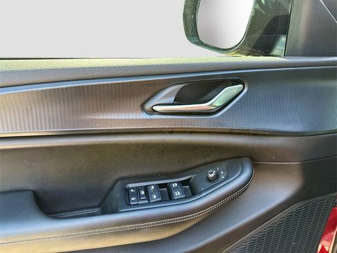 Used 2024 Jeep Grand Cherokee L Laredo image 9