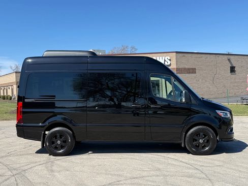 Used 2021 Mercedes-Benz Sprinter 2500 image 5