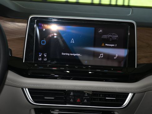Used 2024 Volkswagen Atlas SE FWD image 17
