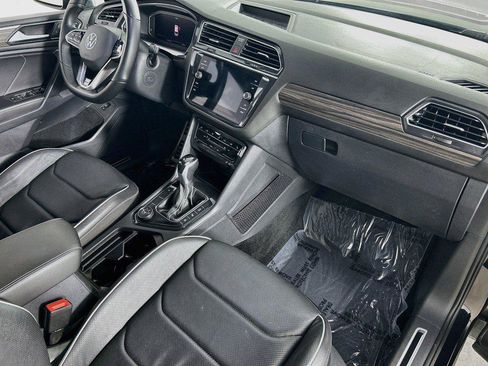 Certified 2022 Volkswagen Tiguan SEL R-Line AWD/4WD image 31