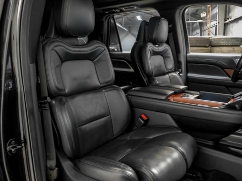 Used 2024 Lincoln Navigator Reserve AWD/4WD image 31