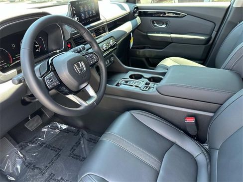 New 2025 Honda Pilot Touring image 22