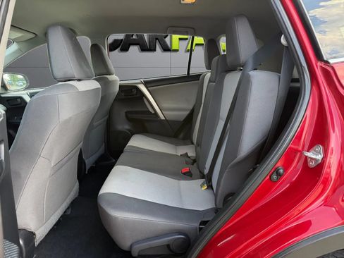 Used 2015 Toyota RAV4 LE AWD/4WD image 18