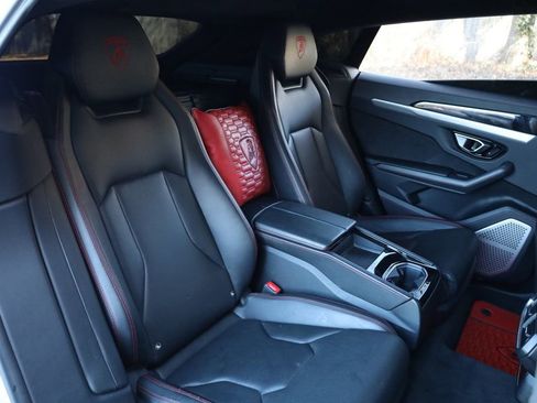 Used 2019 Lamborghini Urus image 22