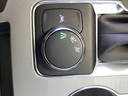 Certified 2025 Chevrolet Blazer LT FWD image 24