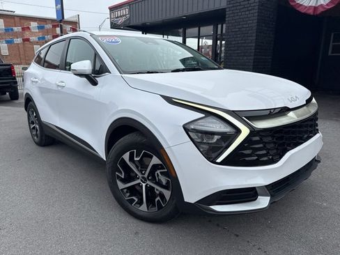 Used 2023 Kia Sportage EX image 3