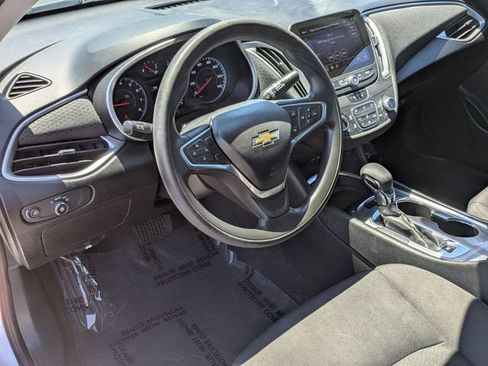 Used 2022 Chevrolet Malibu LT FWD image 11