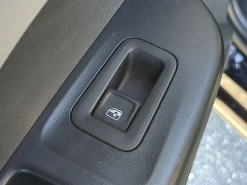 Used 2024 Volkswagen Taos S image 31