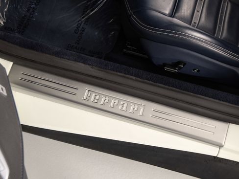 Certified 2020 Ferrari Portofino RWD image 18