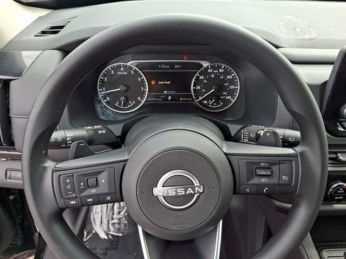 Used 2024 Nissan Pathfinder S AWD/4WD image 13