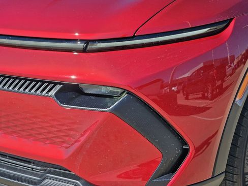 New 2026 Chevrolet Equinox EV LT image 5