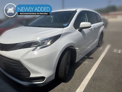 Used 2021 Toyota Sienna LE